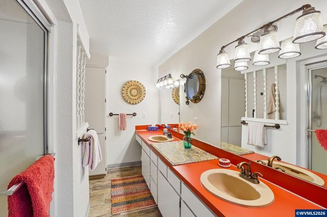 4682 Happy Dr NE, Salem, OR 97305