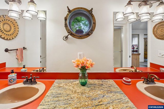 4682 Happy Dr NE, Salem, OR 97305