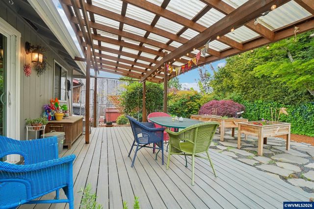 4682 Happy Dr NE, Salem, OR 97305