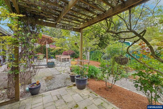 4682 Happy Dr NE, Salem, OR 97305