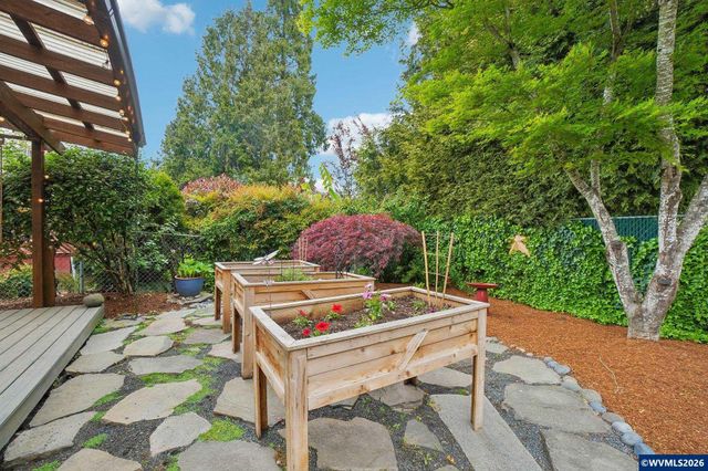 4682 Happy Dr NE, Salem, OR 97305