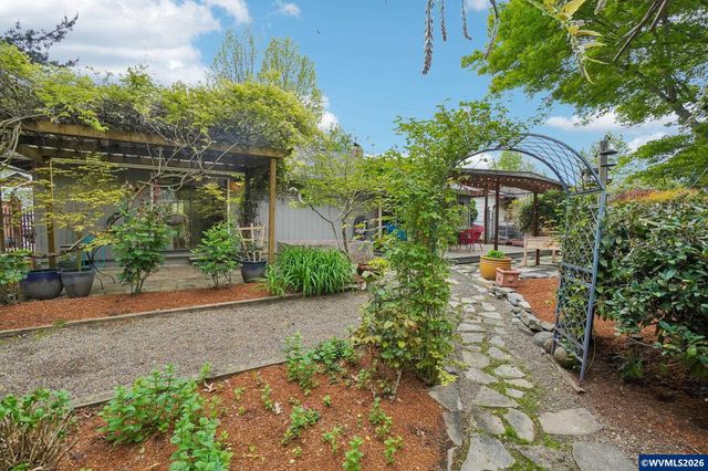 4682 Happy Dr NE, Salem, OR 97305