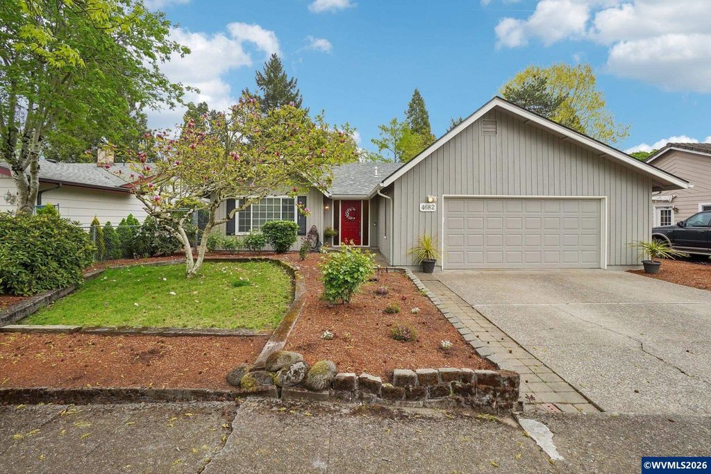 4682 Happy Dr NE, Salem, OR 97305