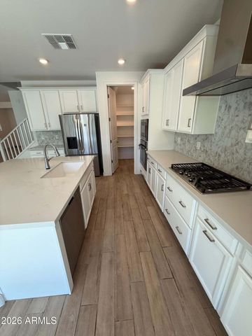 5731 S LABELLE Avenue, Mesa, AZ 85212