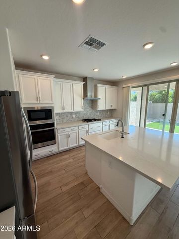 5731 S LABELLE Avenue, Mesa, AZ 85212