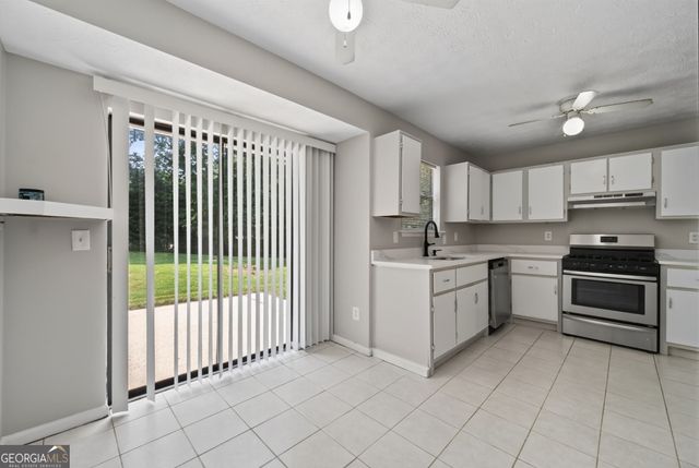 2071 Walden Park Place, Snellville, GA 30078