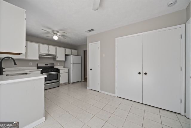 2071 Walden Park Place, Snellville, GA 30078