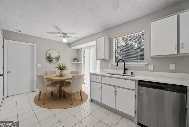 2071 Walden Park Place, Snellville, GA 30078