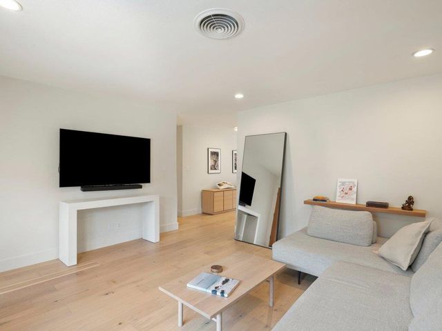 5026 Lansing DR, Austin, TX 78745