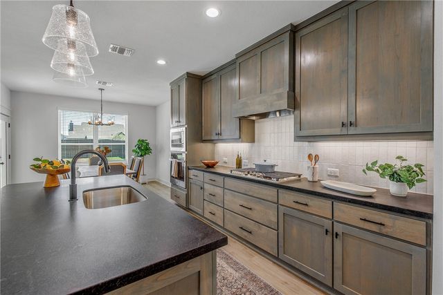 5010 Acadia Loop, Bryan, TX 77802