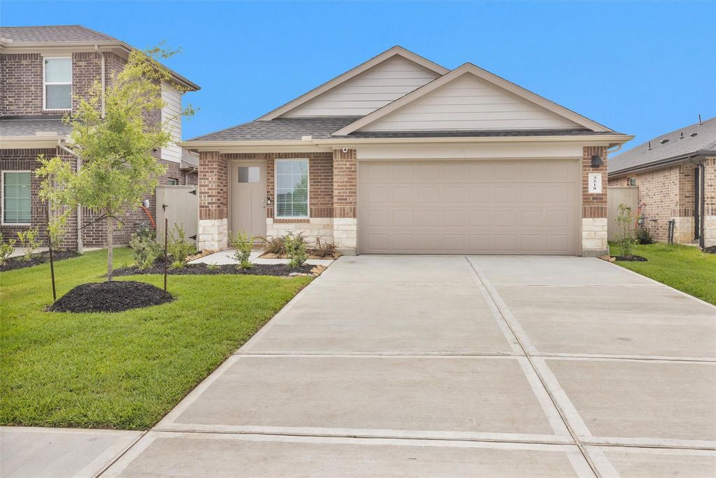 3518 Grassland Dr, League City, TX 77511