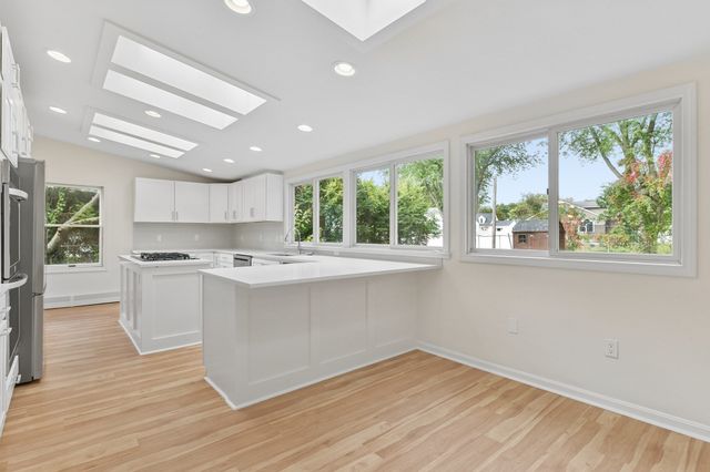1 Frances Rd, Burlington, MA 01803