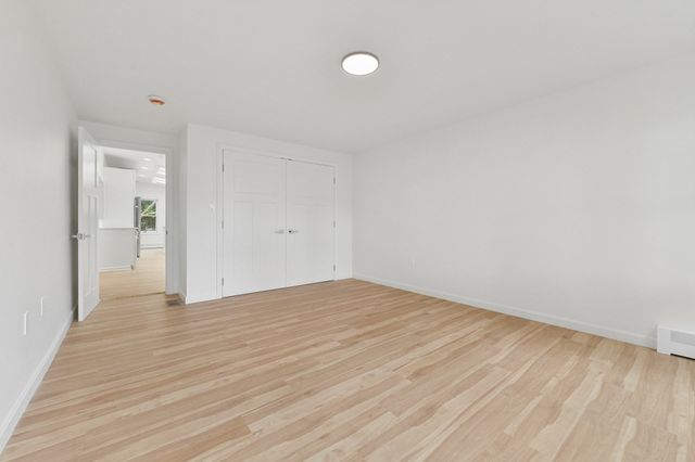 1 Frances Rd, Burlington, MA 01803