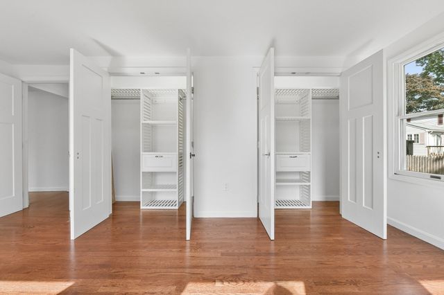1 Frances Rd, Burlington, MA 01803