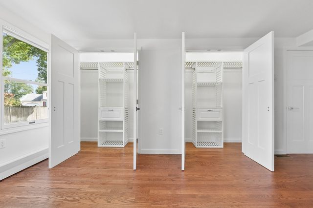 1 Frances Rd, Burlington, MA 01803