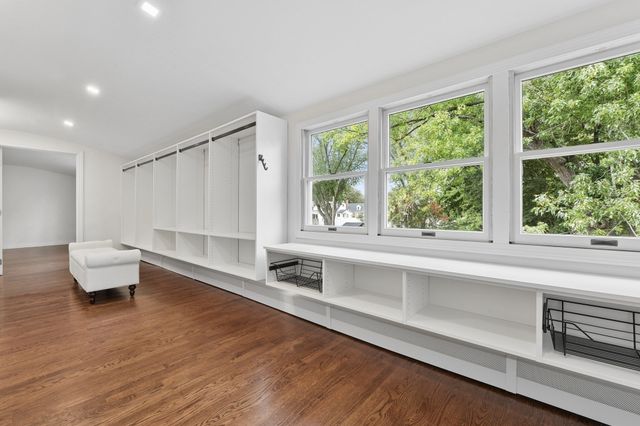 1 Frances Rd, Burlington, MA 01803