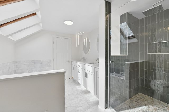 1 Frances Rd, Burlington, MA 01803