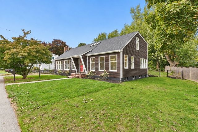 1 Frances Rd, Burlington, MA 01803