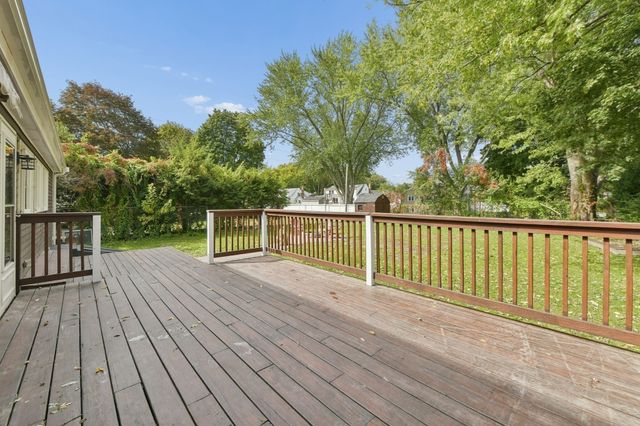 1 Frances Rd, Burlington, MA 01803