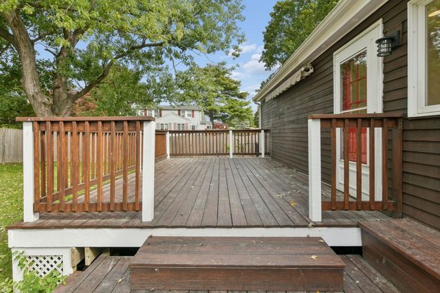 1 Frances Rd, Burlington, MA 01803