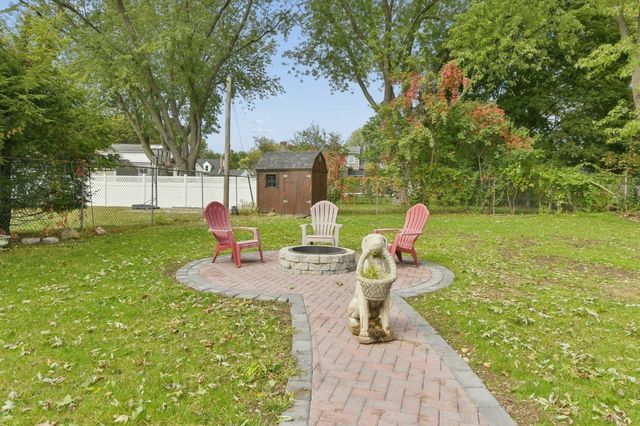 1 Frances Rd, Burlington, MA 01803