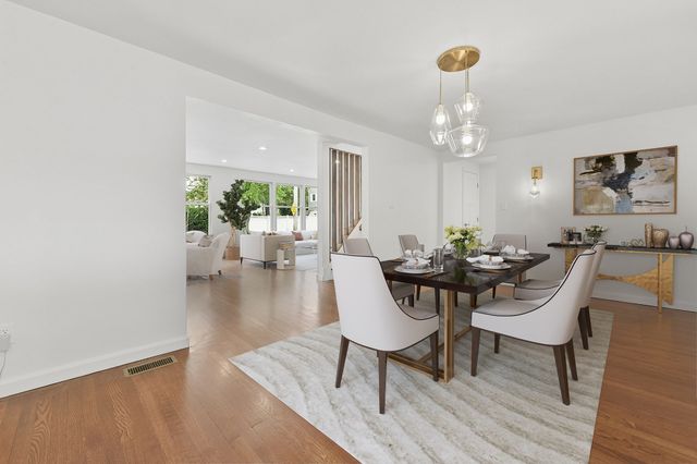 1 Frances Rd, Burlington, MA 01803