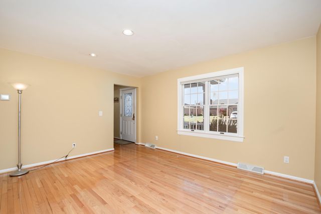 8868 Valley Circle Drive, Florence, KY 41042