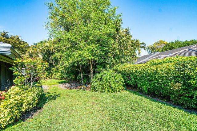 5041 Pine Drive, Boynton Beach, FL 33437
