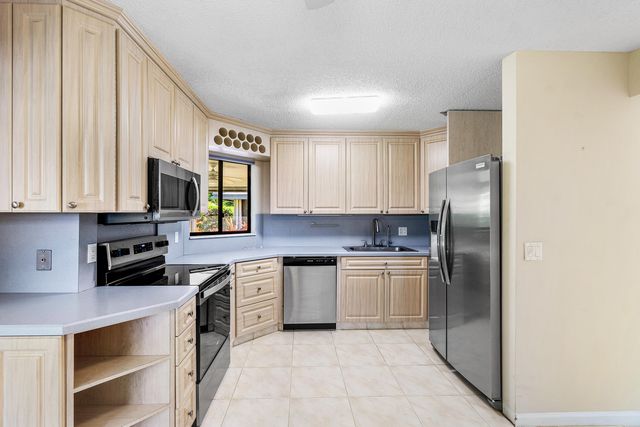 5041 Pine Drive, Boynton Beach, FL 33437