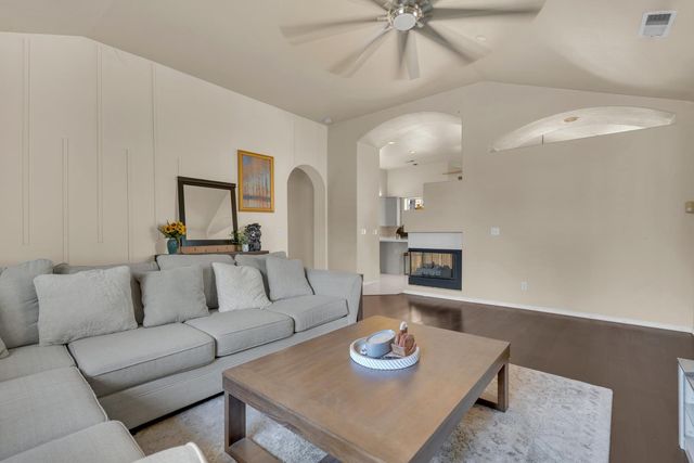 5671 W Athens Avenue, Fresno, CA 93722