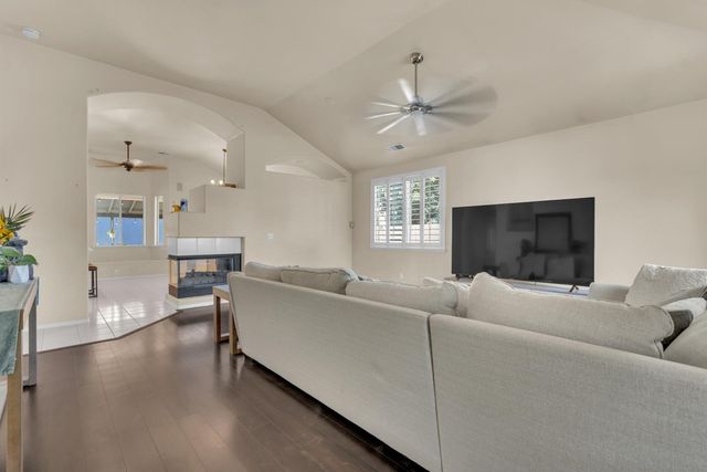 5671 W Athens Avenue, Fresno, CA 93722