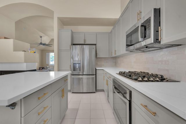 5671 W Athens Avenue, Fresno, CA 93722