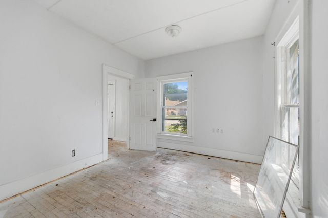 611 S Hydraulic Ave, Wichita, KS 67211