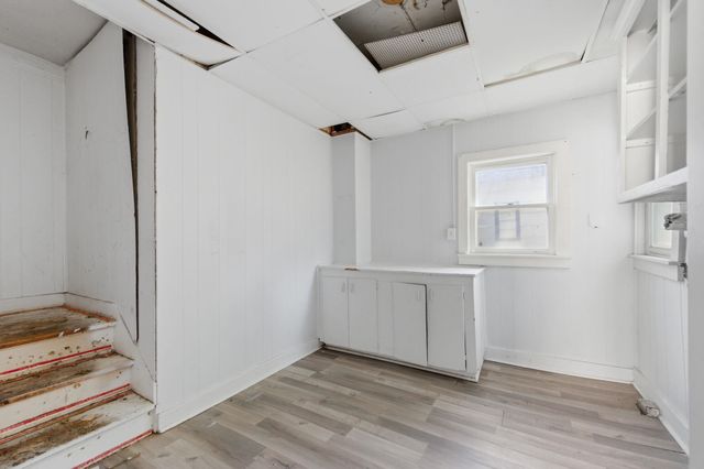 611 S Hydraulic Ave, Wichita, KS 67211