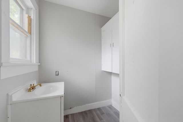 611 S Hydraulic Ave, Wichita, KS 67211