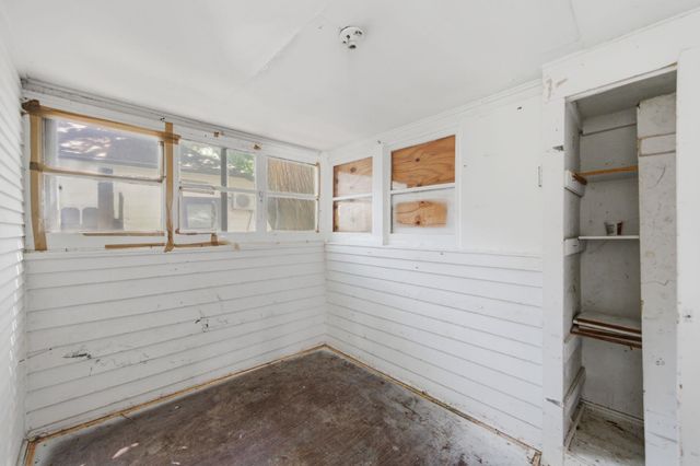 611 S Hydraulic Ave, Wichita, KS 67211