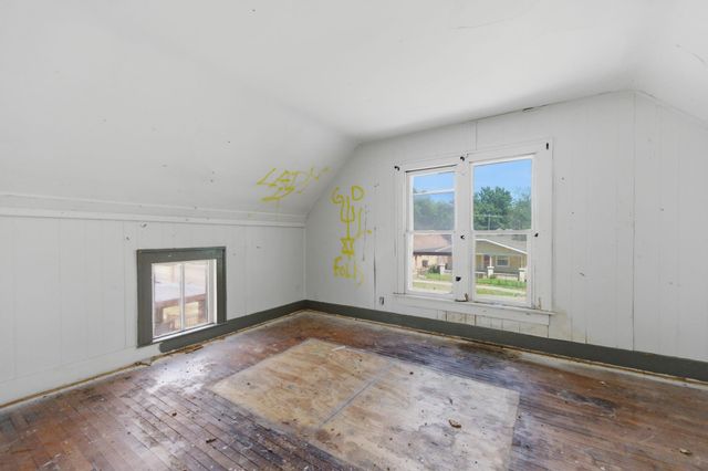 611 S Hydraulic Ave, Wichita, KS 67211