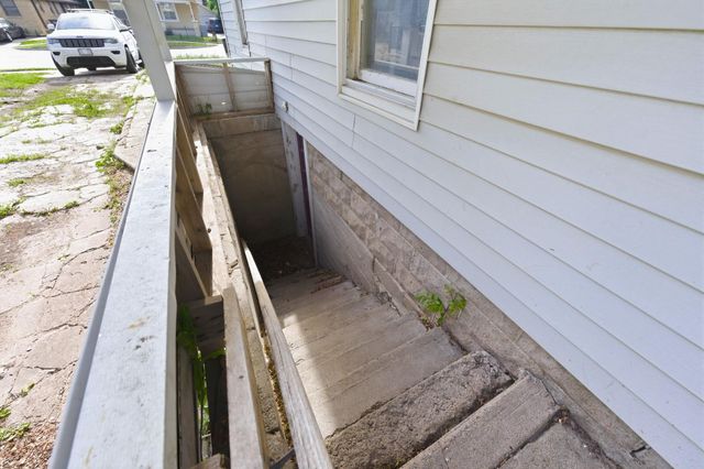 611 S Hydraulic Ave, Wichita, KS 67211