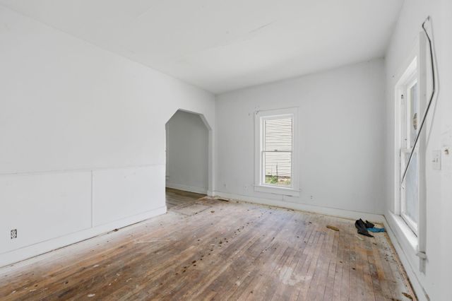 611 S Hydraulic Ave, Wichita, KS 67211