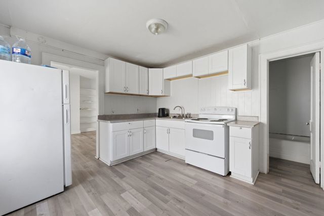 611 S Hydraulic Ave, Wichita, KS 67211