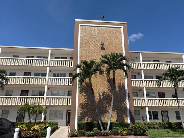 3076 Guildford E, Boca Raton, FL 33434