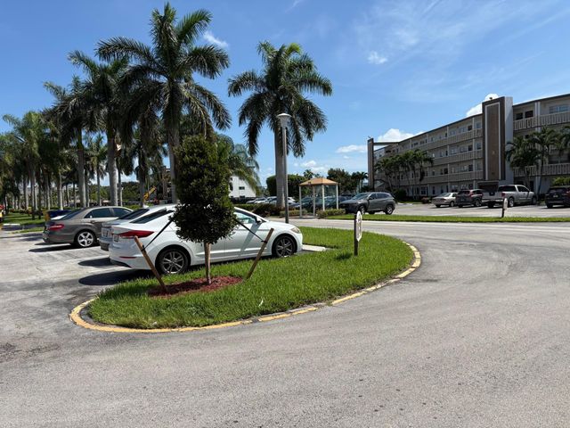 3076 Guildford E, Boca Raton, FL 33434