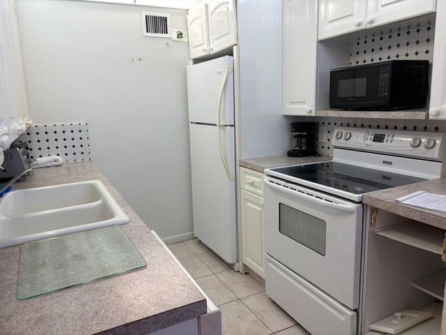 3076 Guildford E, Boca Raton, FL 33434