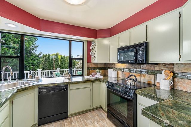 555 Galer Street, Seattle, WA 98109