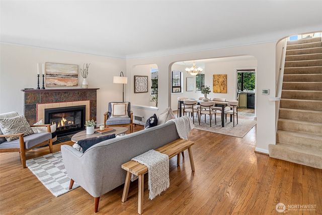 555 Galer Street, Seattle, WA 98109