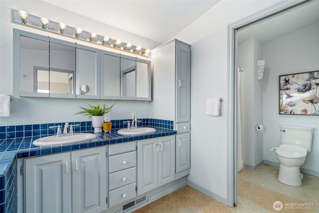 555 Galer Street, Seattle, WA 98109