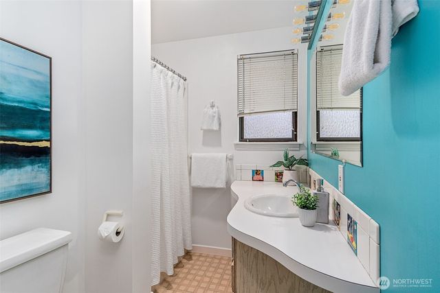 555 Galer Street, Seattle, WA 98109