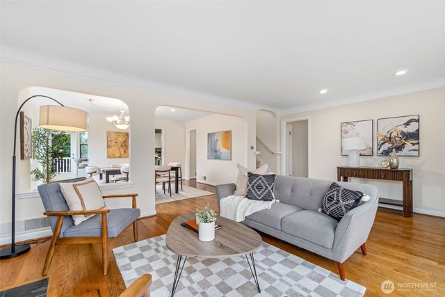 555 Galer Street, Seattle, WA 98109