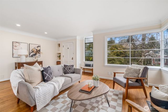 555 Galer Street, Seattle, WA 98109