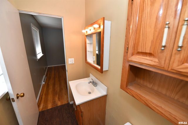 1626 W WILLCOX Avenue, Peoria, IL 61604